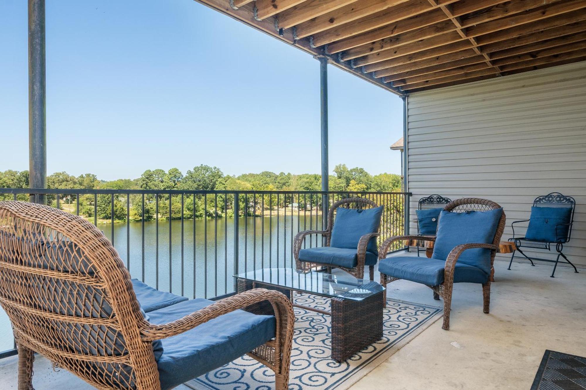 Ember'S View, Spa City Jewel- Lovely Lake Condo Hot Springs Exterior photo