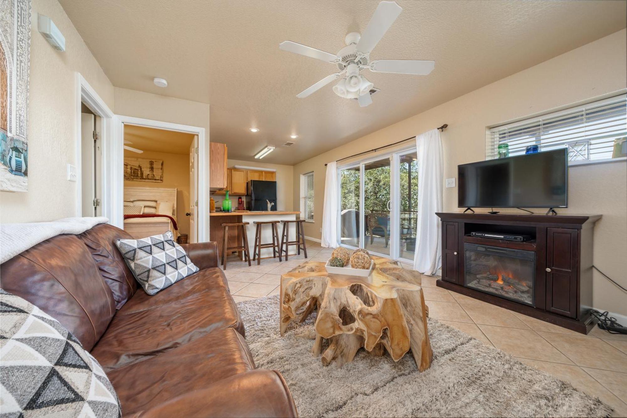 Ember'S View, Spa City Jewel- Lovely Lake Condo Hot Springs Exterior photo